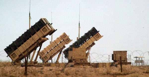 باتريوت التحالف العربي يعترض صاروخاً باليستيا فوق المخا