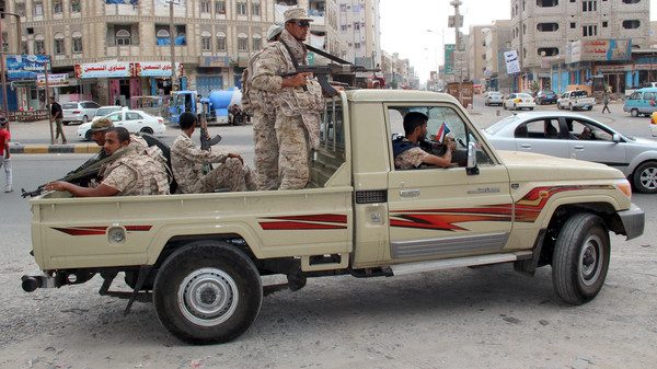 استشهاد إمرأة واصابة 5 جنود بانفجار استهدف طقم عسكري بدارسعد بعدن