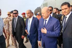 خلاف بين العليمي  ورئيس الوزراء الجديد بسبب إصرار العليمي على رفع الدولار الجمركي