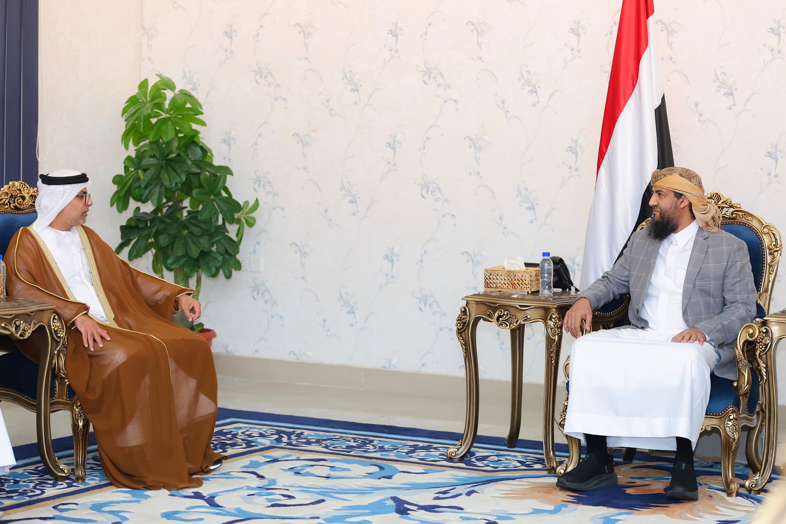 المحرّمي يستقبل السفير الإماراتي ويشيد بالدعم المقدم لبلادنا في مختلف المجالات